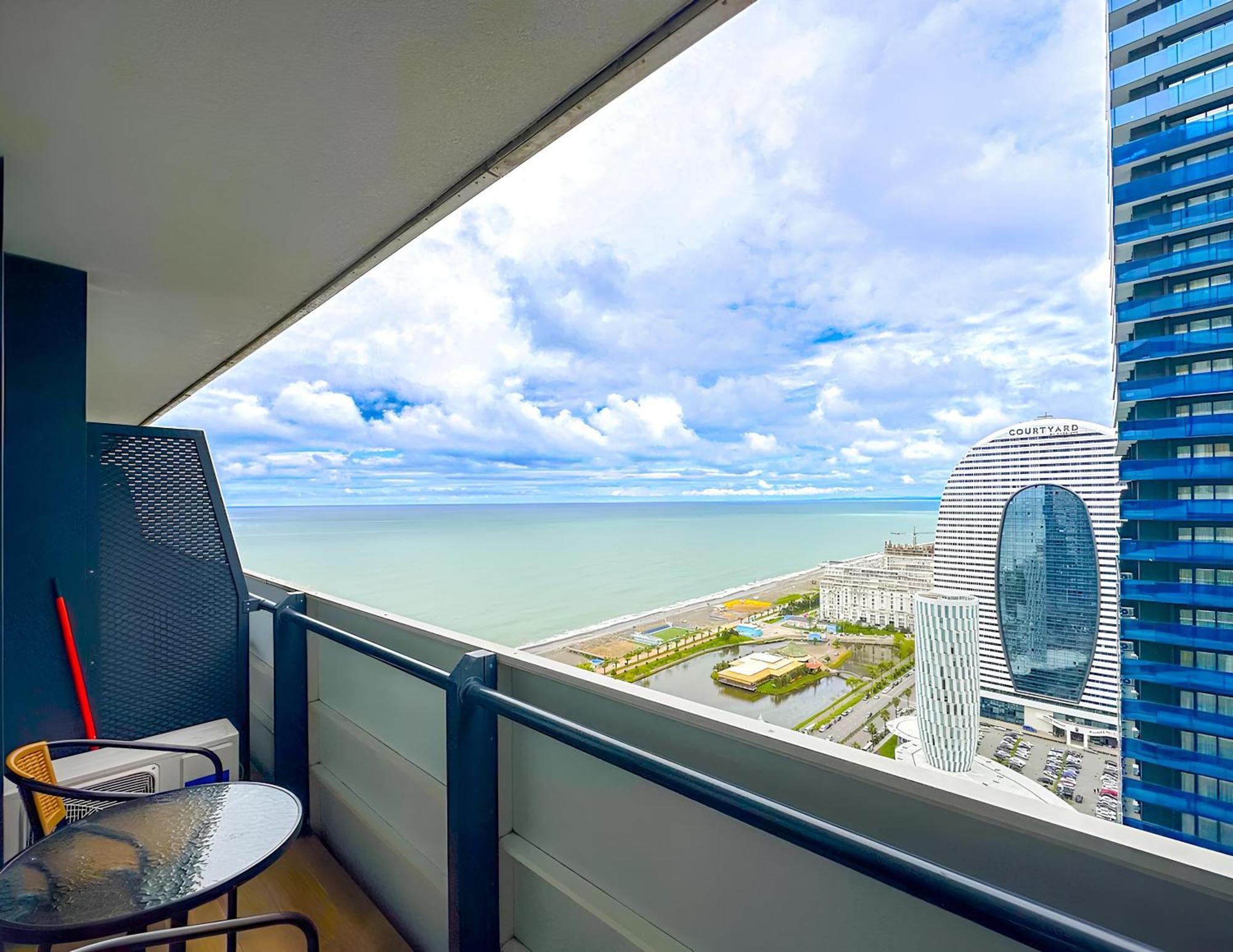 Orbi Panoramic Aparthotel บาทูมิ ภายนอก รูปภาพ